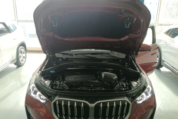 宝马X1 2023款 xDrive25Li M运动套装机舱底盘24