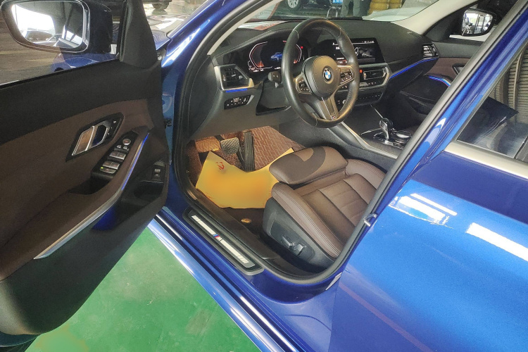 宝马3系 2020款 325i M运动套装中控内饰7002