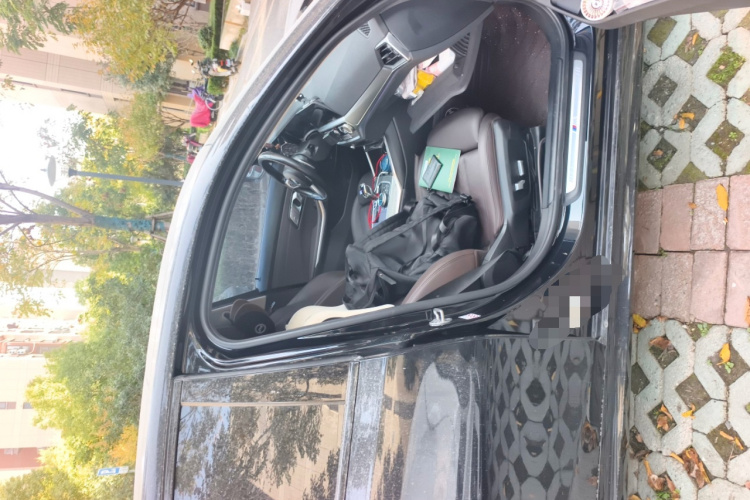 宝马3系 2022款 325Li M运动曜夜套装局部细节9005