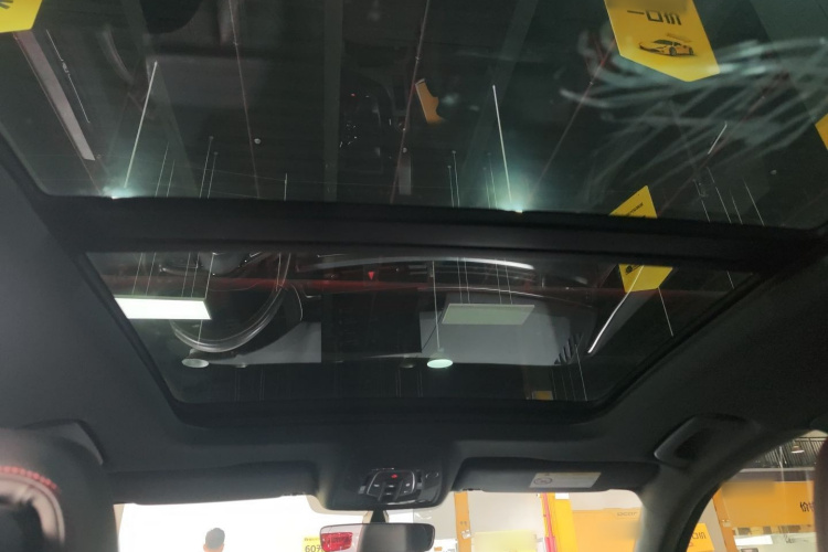 奥迪A4L 2022款 40 TFSI quattro RS套件燃速型局部细节22