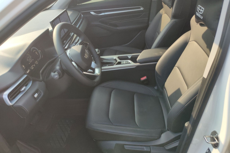 吉利汽车 帝豪 2025款 第4代 1.5L CVT尊贵型局部细节19