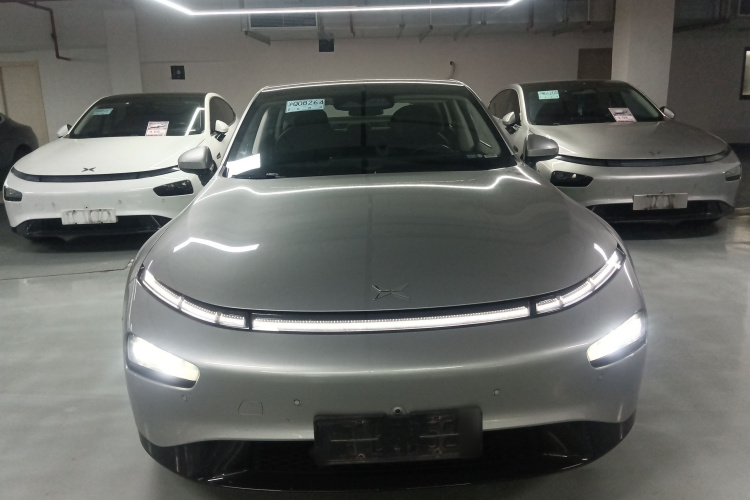 小鹏P7 2022款 625E车身外观6001