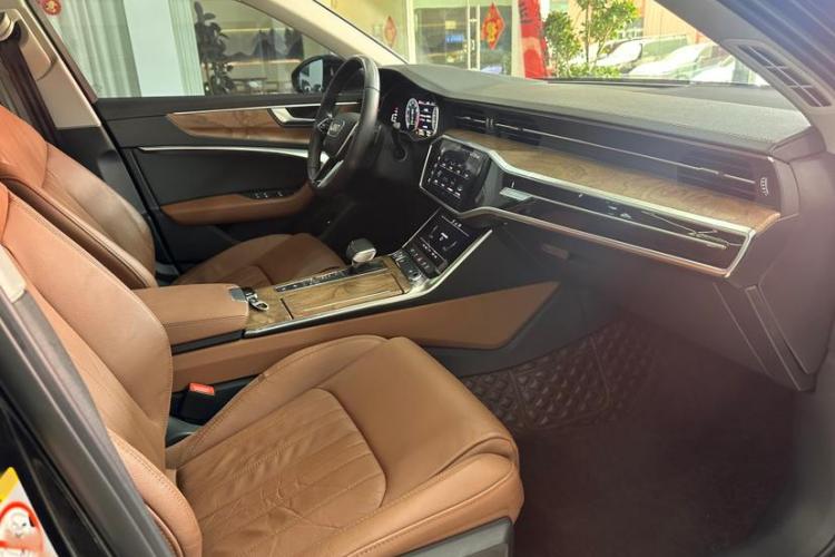 奥迪A6L 2019款 45 TFSI 臻选致雅型中控内饰7009