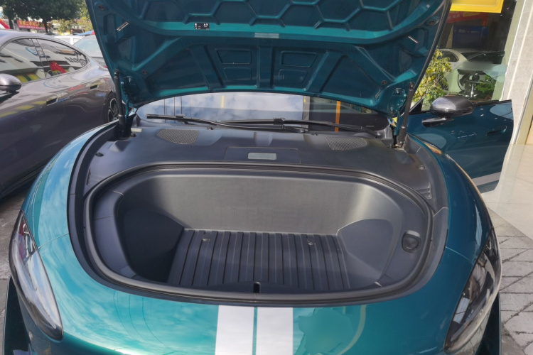 小米汽车 小米SU7 Ultra 2025款 Ultra机舱底盘24