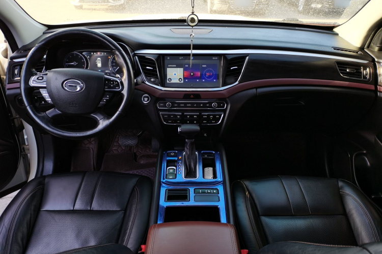 广汽传祺 传祺GS8 2017款 320T 两驱豪华智联版（七座）中控内饰12