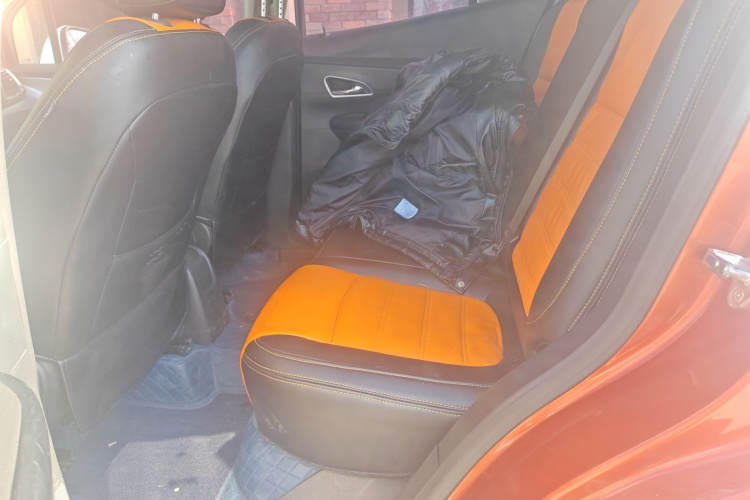 别克 昂科拉 2015款 1.4T 自动两驱都市精英型中控内饰21