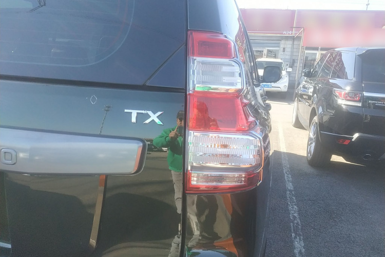 丰田 普拉多 2015款 2.7L 自动标准版车身外观9