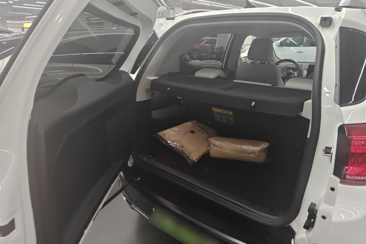 比亚迪 元Pro 2023款 401KM豪华型机舱底盘23