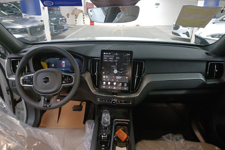沃尔沃XC60 2026款 B5 四驱智逸豪华版中控内饰12