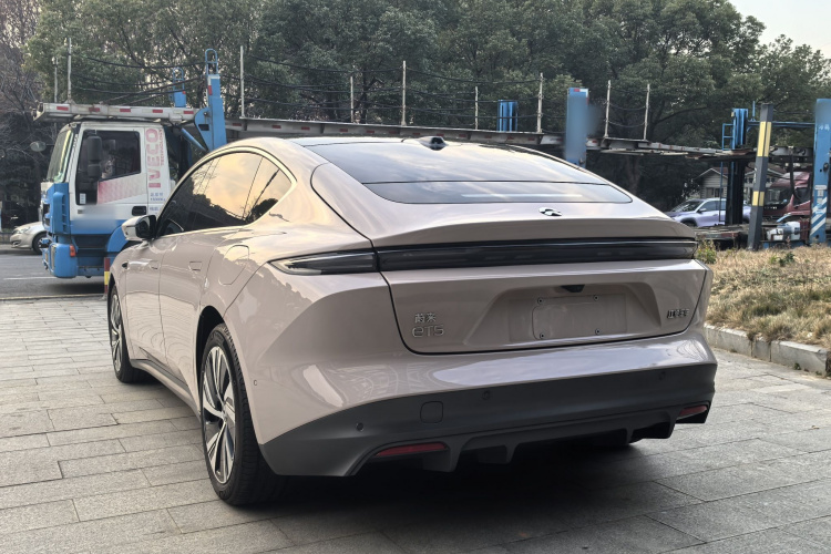 蔚来ET5 2022款 75kWh车身外观6004