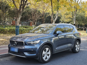 沃尔沃XC40 2022款 T4 四驱智行时尚版