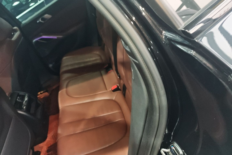 宝马X6 2022款 改款二 xDrive40i M运动套装中控内饰21