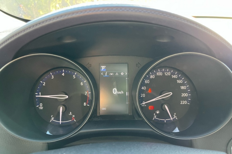 丰田C-HR 2020款 2.0L 领先版局部细节9008