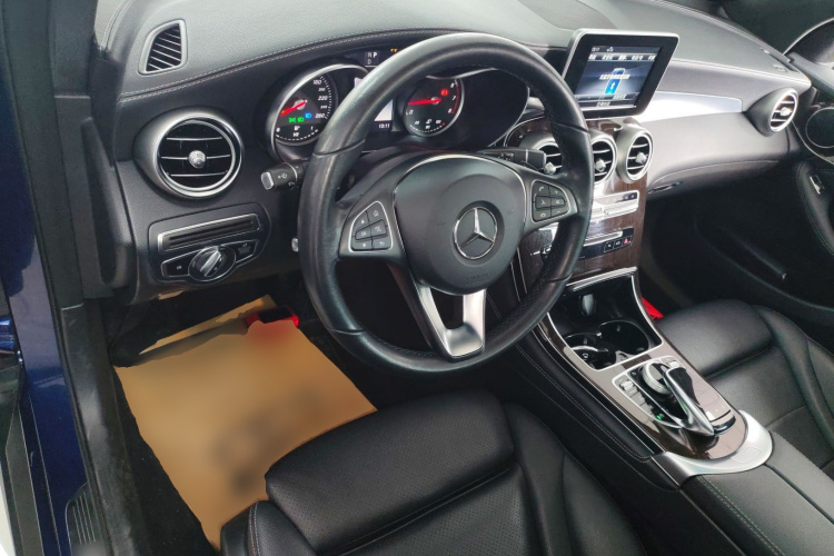 奔驰GLC 2019款 GLC 260 L 4MATIC 动感型中控内饰12