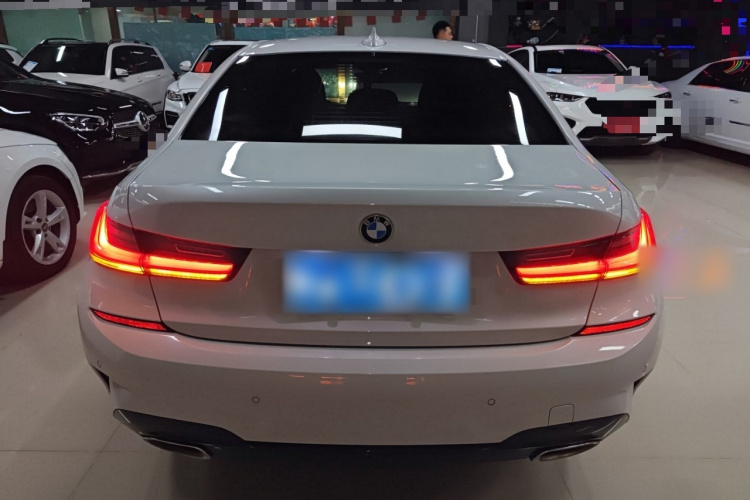 宝马3系 2022款 改款 325i M运动套装车身外观6