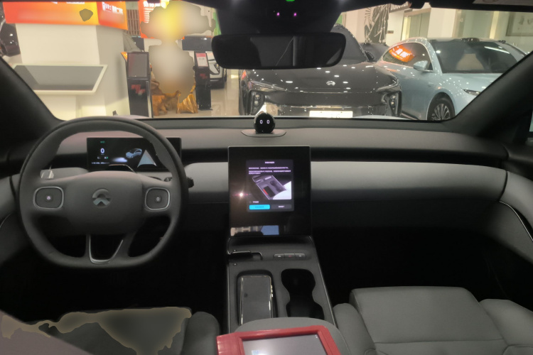 蔚来ET5 2022款 75kWh中控内饰7002