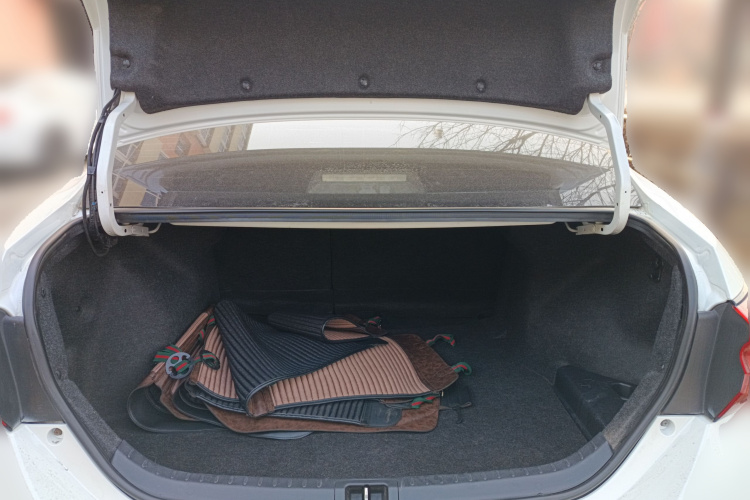 丰田 雷凌 2018款 185T CVT尊贵版 国V中控内饰23