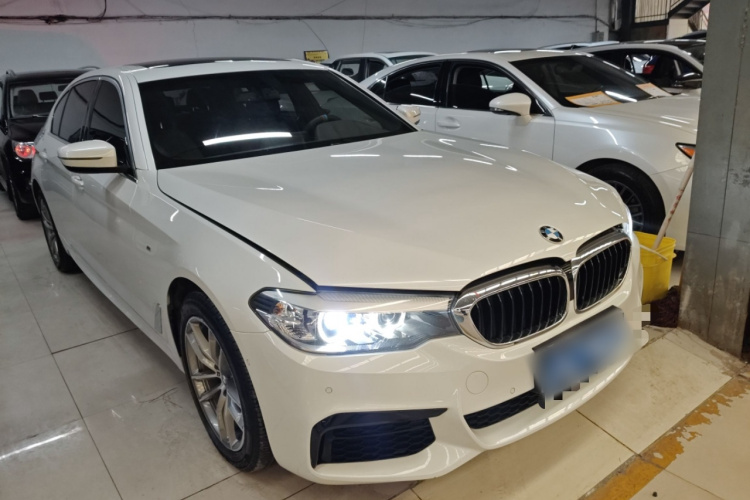 宝马5系 2020款 525Li M运动套装车身外观3