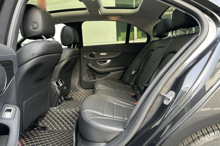 奔驰C级 2021款 C 200 L 时尚型运动版中控内饰7008