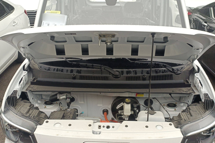 五菱汽车 五菱之光新能源 2025款 201km 舒适型机舱底盘24