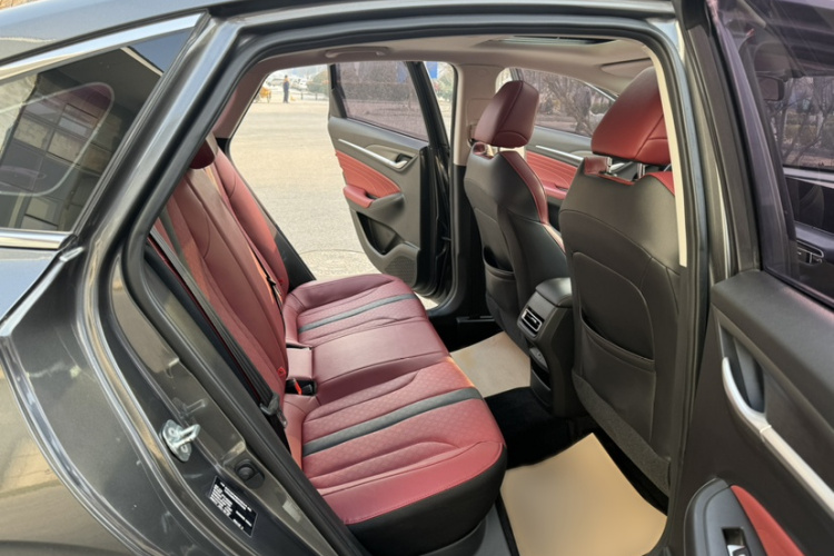 长安 逸动 2021款 PLUS 蓝鲸NE 1.4T GDI DCT尊贵型中控内饰7010