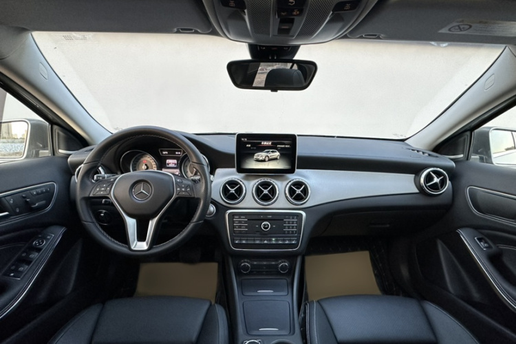 奔驰GLA 2016款 GLA 220 4MATIC 时尚型中控内饰7002