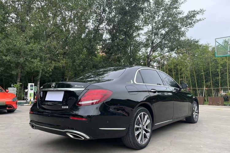 奔驰E级 2020款 E 260 L 4MATIC车身外观6003