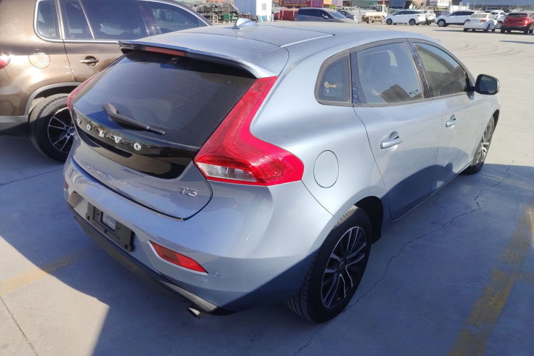 沃尔沃V40 2018款 T3 智逸版车身外观7