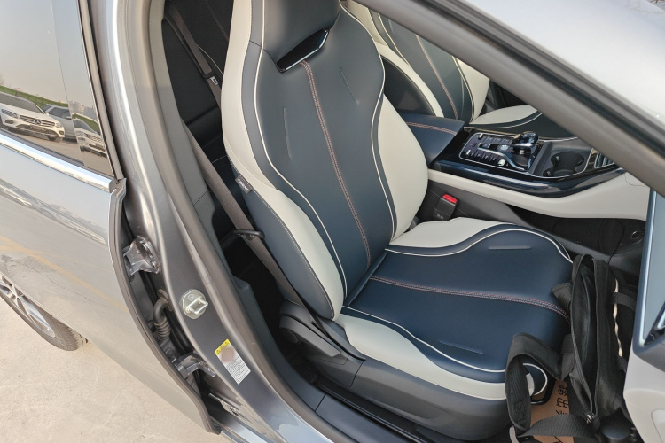 比亚迪 秦PLUS 2021款 DM-i 120KM 尊贵型局部细节41