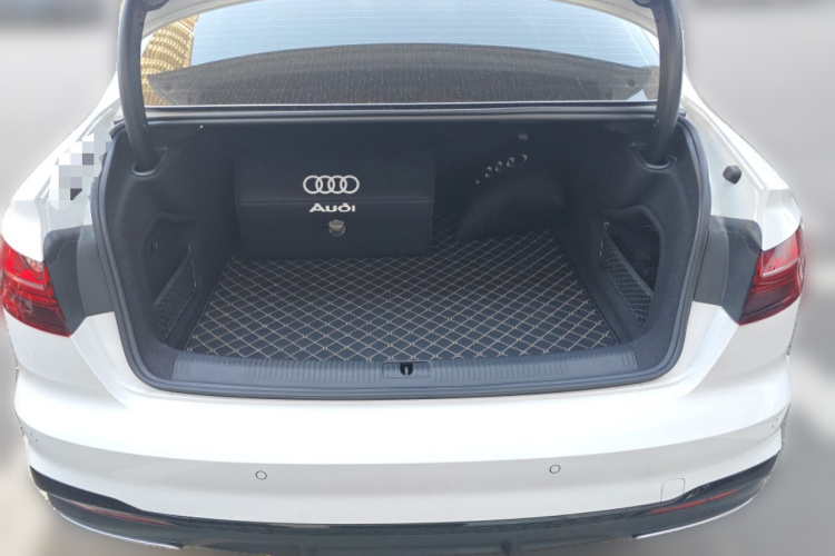 奥迪A4L 2024款 40 TFSI 豪华动感型中控内饰23