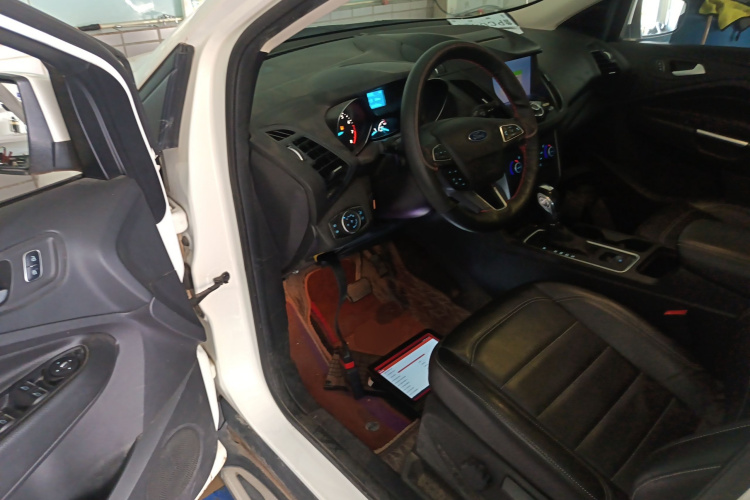 福特 翼虎 2018款 EcoBoost 180 两驱铂翼型中控内饰20