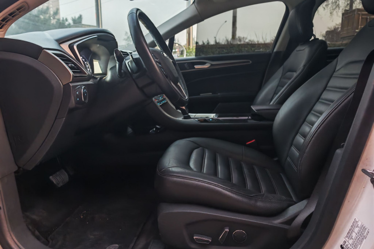 福特 蒙迪欧 2013款 2.0L GTDi200豪华型中控内饰7001