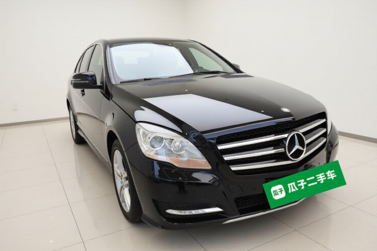 奔驰R级 2017款 R 320 4MATIC 商务型臻藏版车身外观3