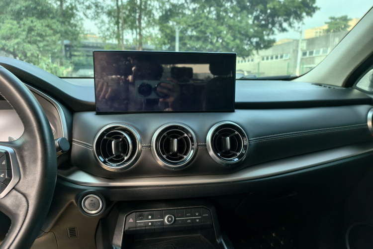 魏牌 VV6 2021款 2.0T 两驱智享+局部细节16