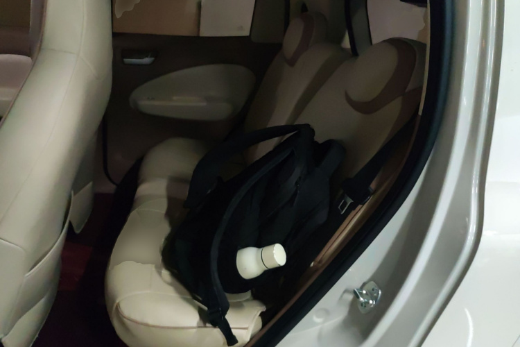 五菱汽车 宏光MINIEV 2025款 四门版 进阶款中控内饰7004