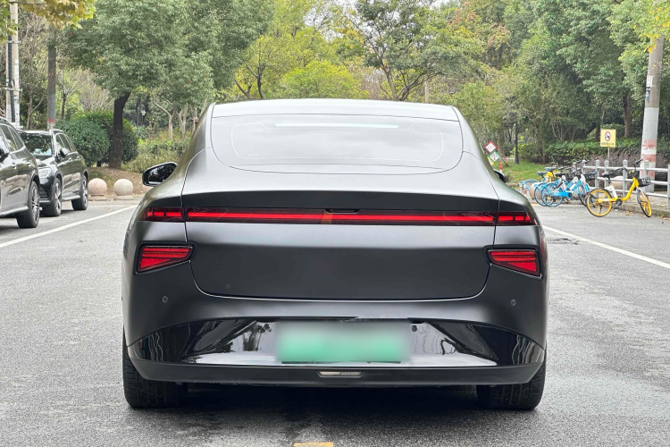 小鹏P7 2022款 625E车身外观6004