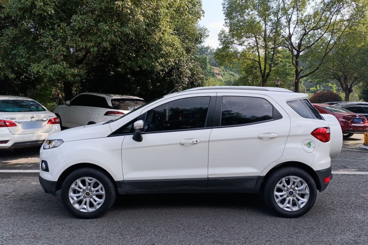 福特 翼搏 2013款 1.0L GTDi 手动尊贵型车身外观4