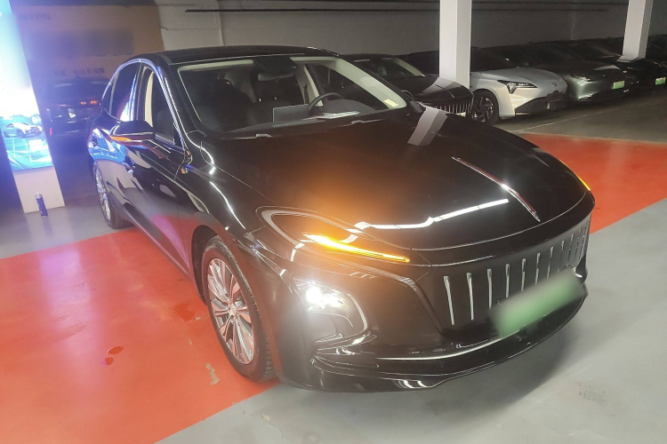 红旗E-QM5 2022款 431km 充电乐享版车身外观6002