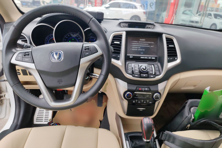 长安 逸动 2015款 1.6L 手动豪华型 国V中控内饰12