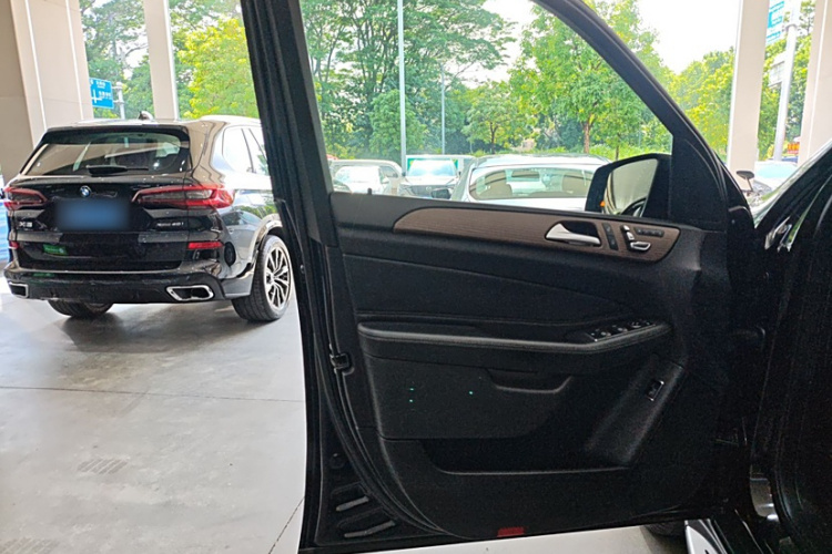 奔驰GLE 2018款 GLE 400 4MATIC 臻藏版中控内饰7009