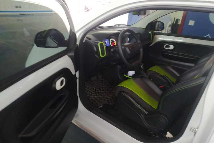 荣威 科莱威CLEVER 2021款 302km卓越版中控内饰20