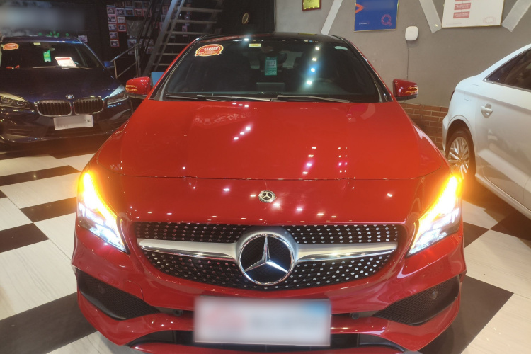 奔驰CLA 2019款 CLA 200 时尚型车身外观2