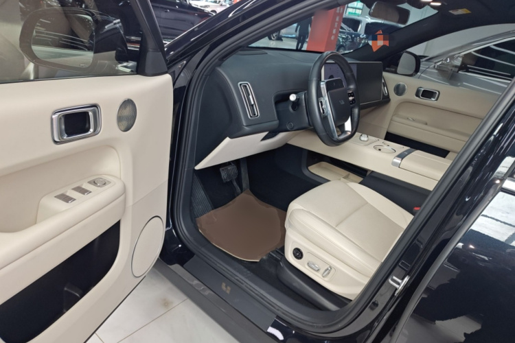 理想汽车 理想L6 2024款 Pro中控内饰20