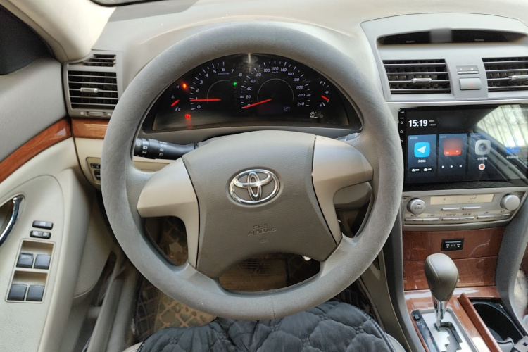 丰田 凯美瑞 2013款 200E 经典精英版中控内饰13