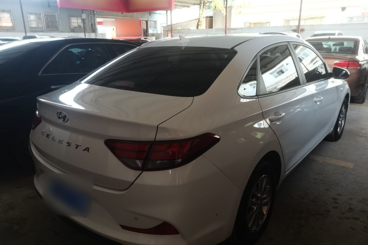 现代 悦动 2020款 1.6L 自动GL悦目版车身外观7