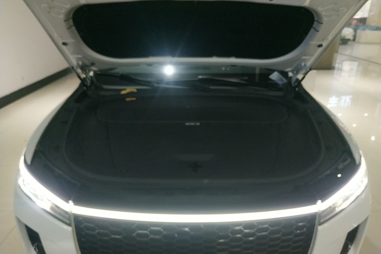 理想汽车 理想ONE 2021款 增程6座版机舱底盘24