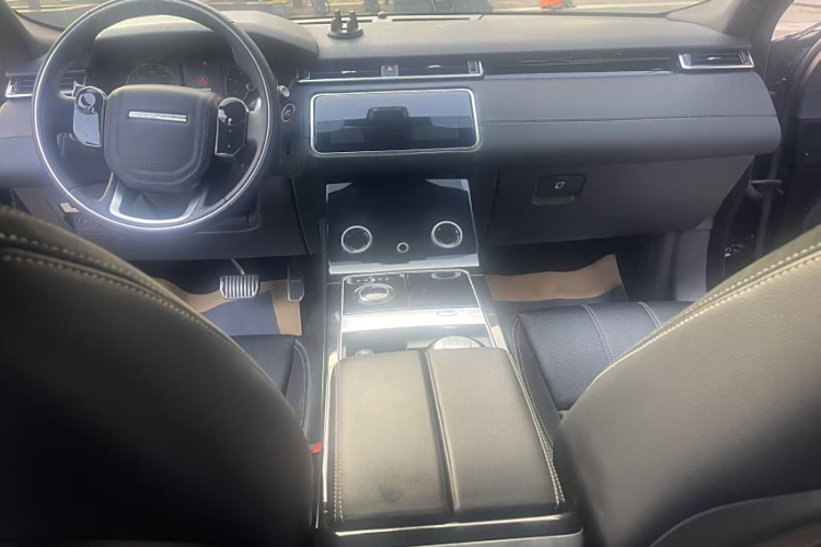 路虎 揽胜星脉 2020款 P250 R-DYNAMIC S中控内饰7002