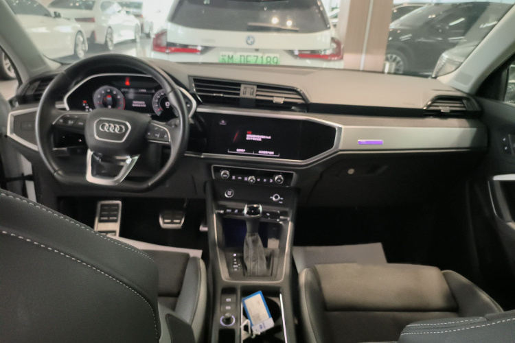 奥迪Q3 2023款 40 TFSI 时尚动感型局部细节16