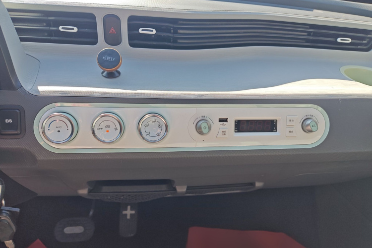 五菱汽车 宏光MINIEV 2021款 马卡龙时尚款 磷酸铁锂局部细节16