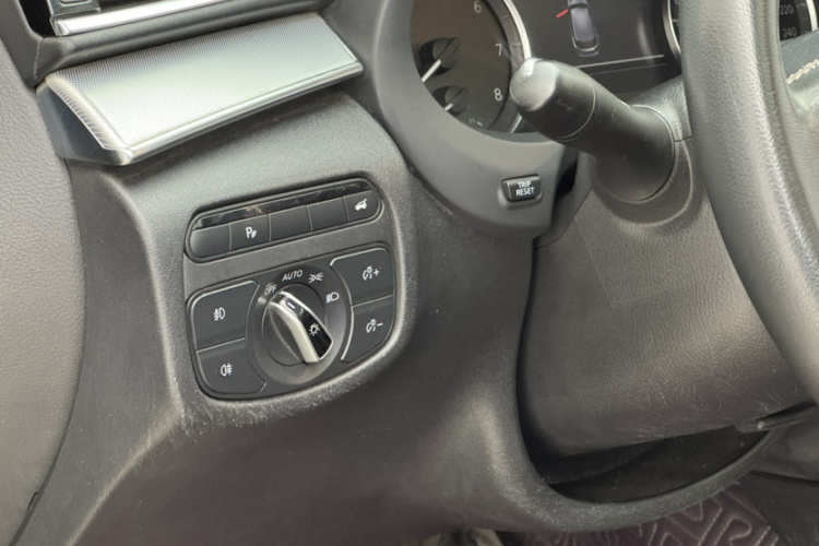 英菲尼迪QX50 2018款 2.0T 四驱菁英版中控内饰7013